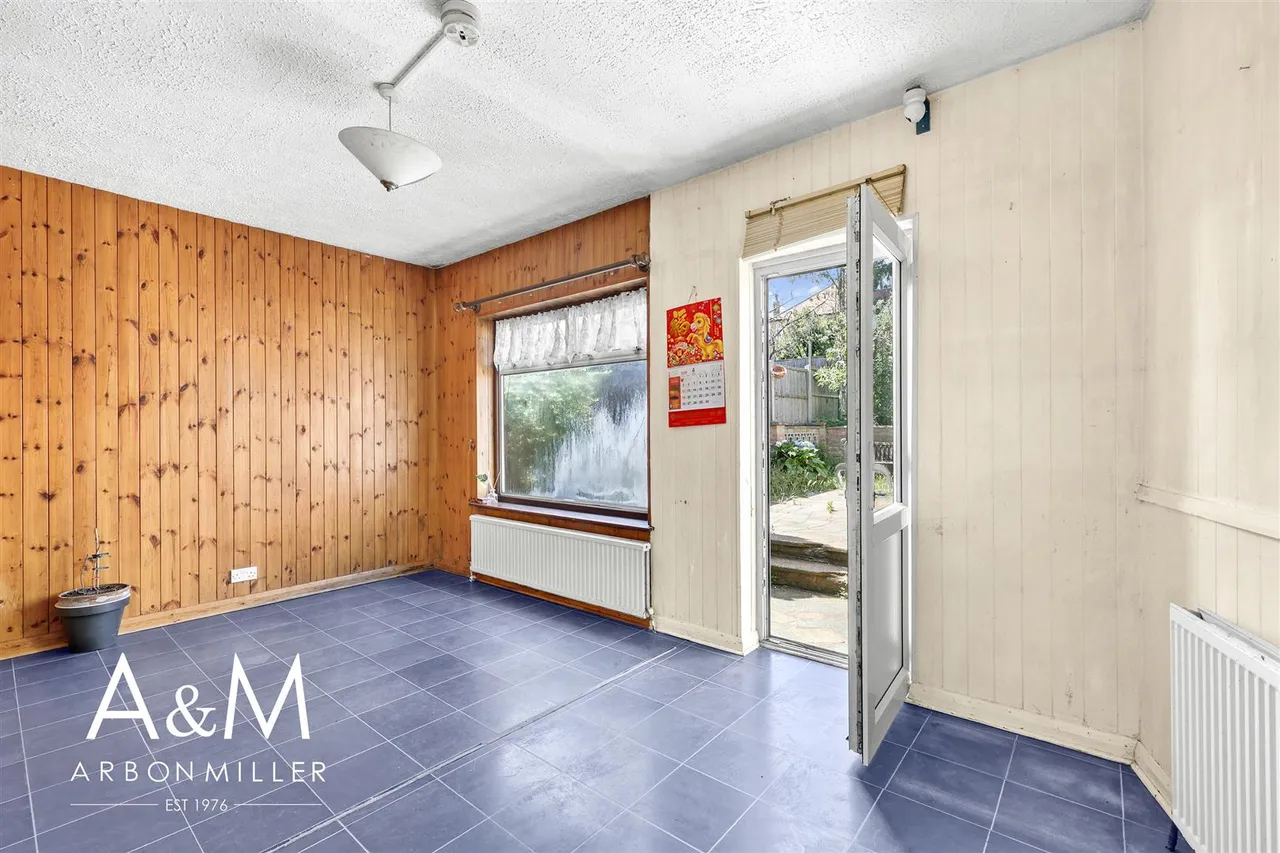 Roding Lane North, Woodford Green, Essex, IG88LJ, photo 10