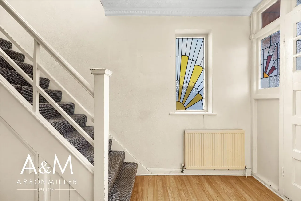 Roding Lane North, Woodford Green, Essex, IG88LJ, photo 4