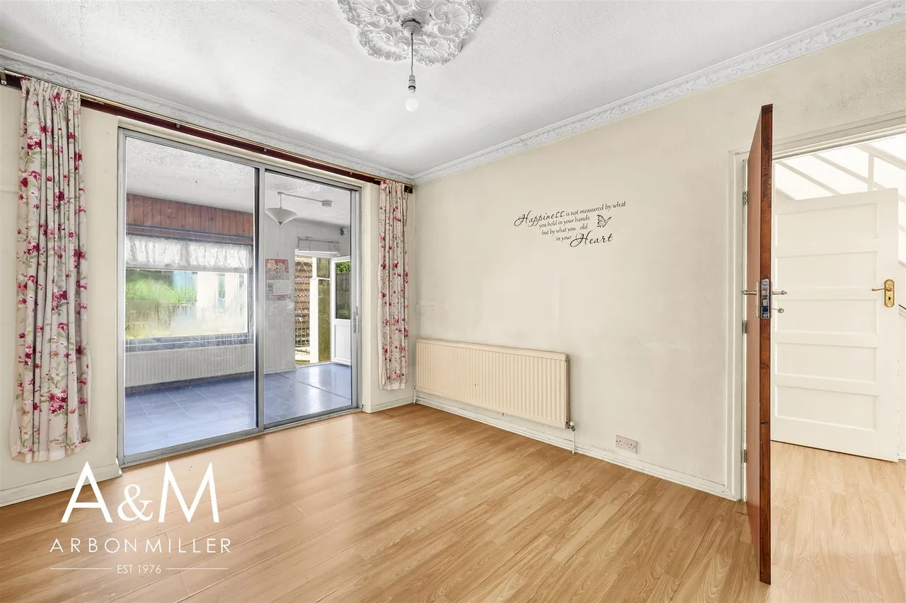 Roding Lane North, Woodford Green, Essex, IG88LJ, photo 7