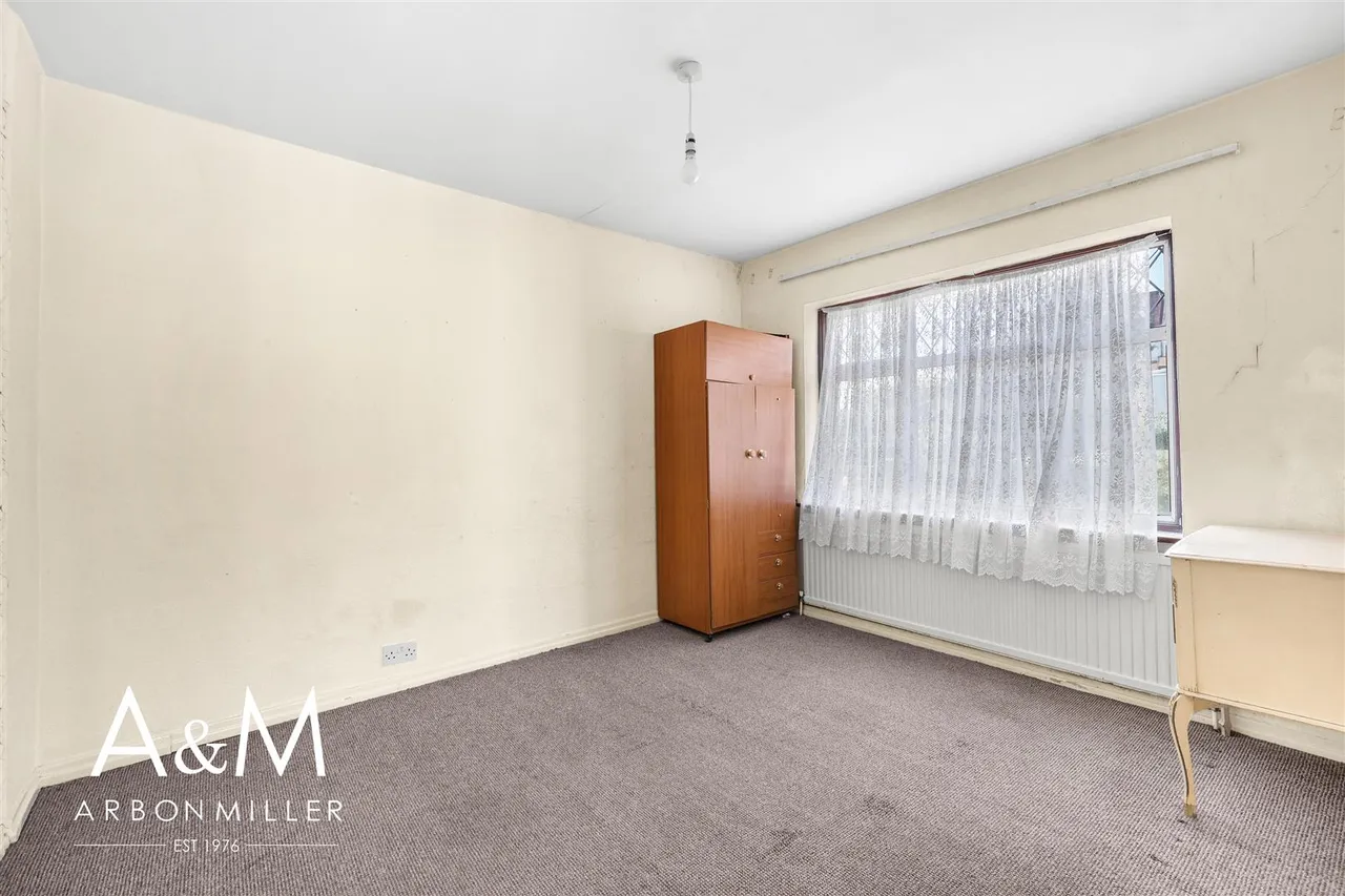 Roding Lane North, Woodford Green, Essex, IG88LJ, photo 15