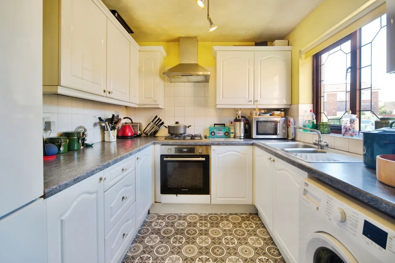 Aragon Close, Romford, RM5, photo 12