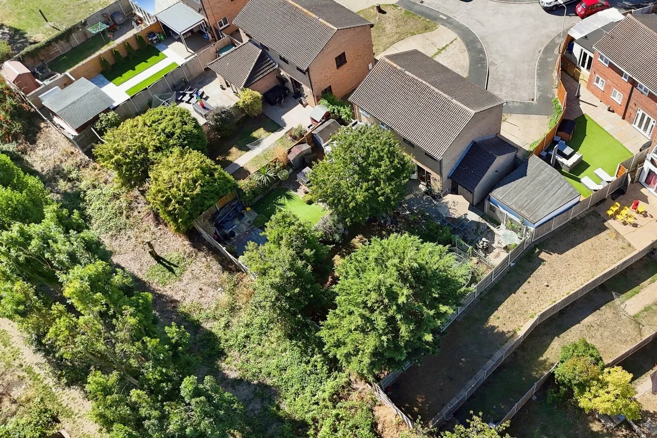 Aragon Close, Romford, RM5, photo 2