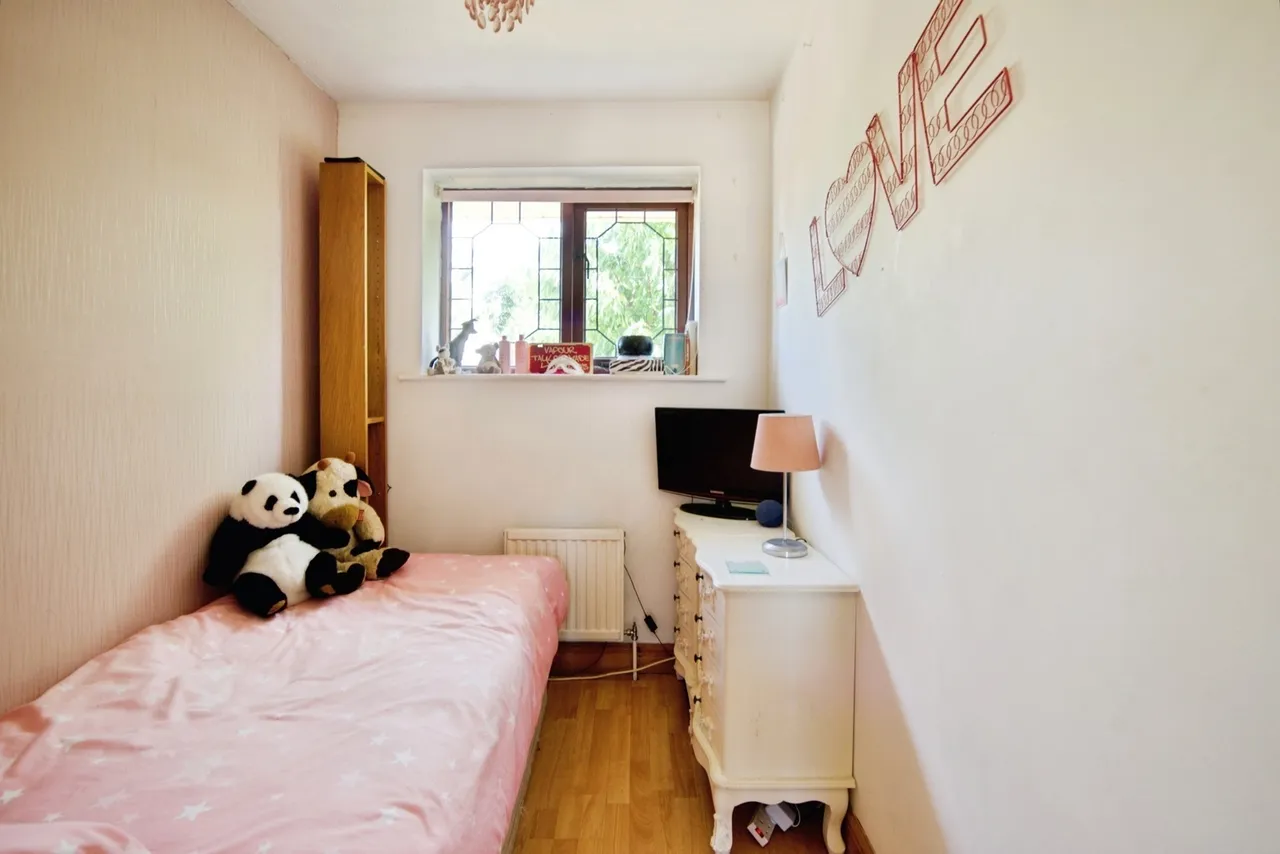 Aragon Close, Romford, RM5, photo 10
