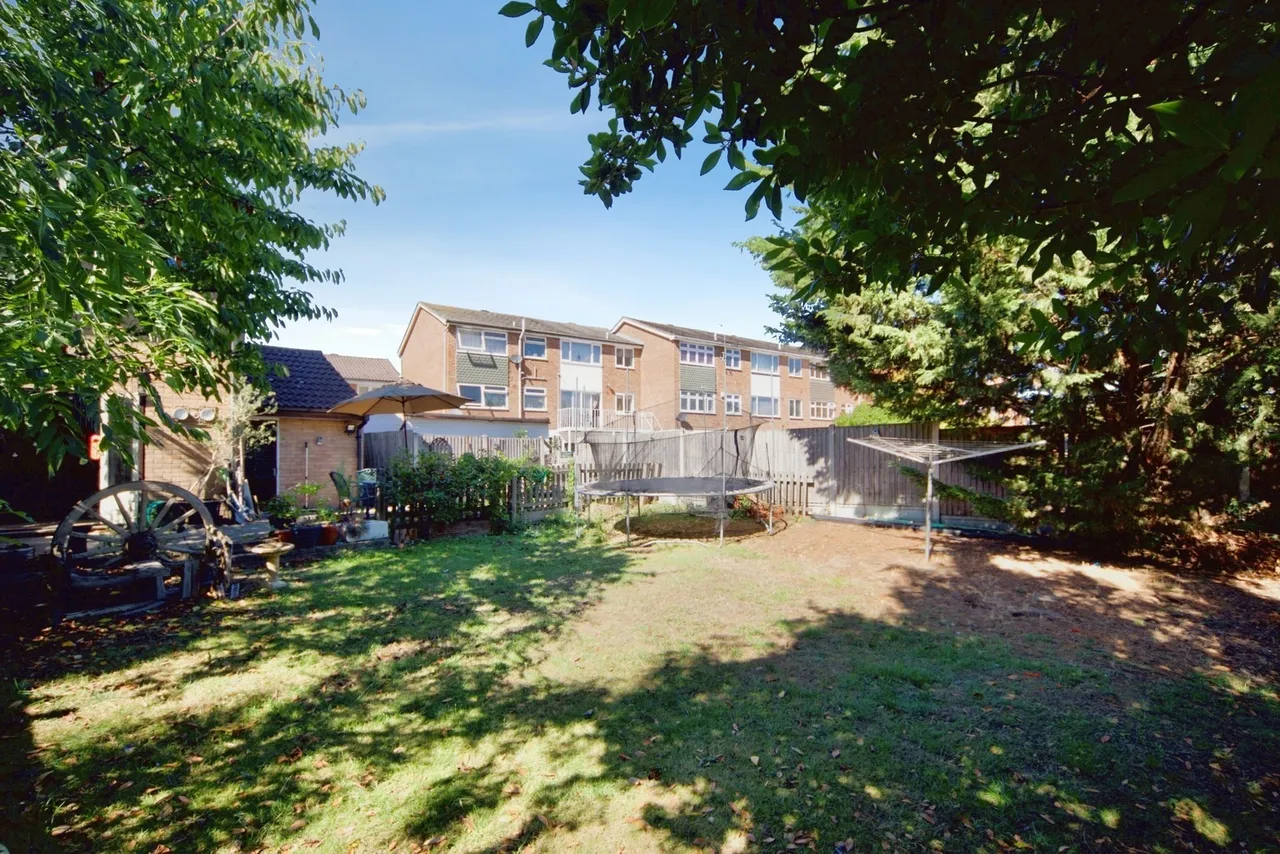 Aragon Close, Romford, RM5, photo 3