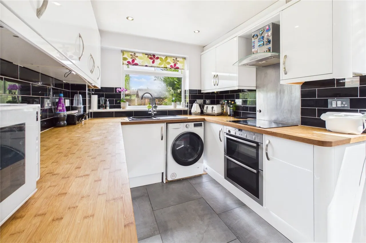 Penn Road, Speen, RG14, photo 2