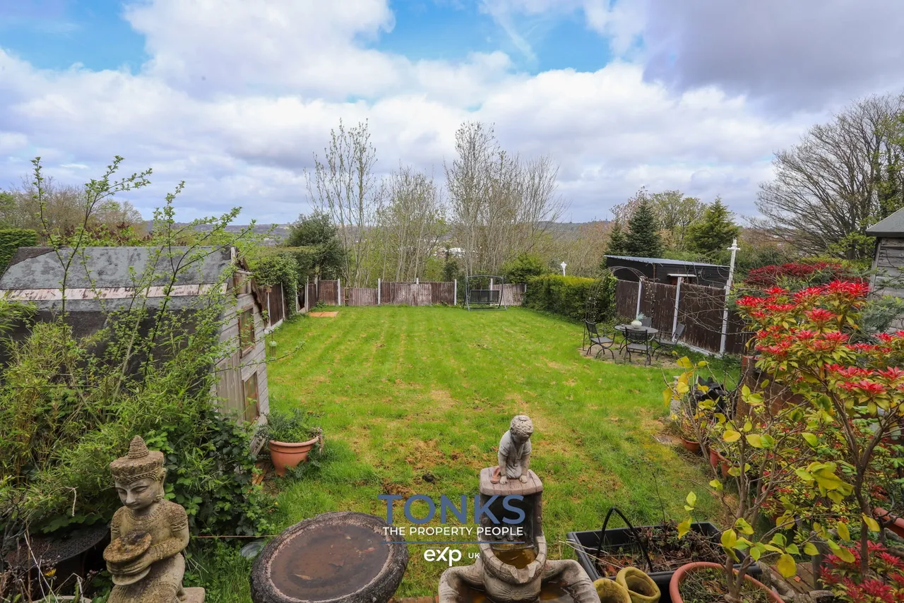 High Haden Crescent, Cradley Heath, B64, photo 2