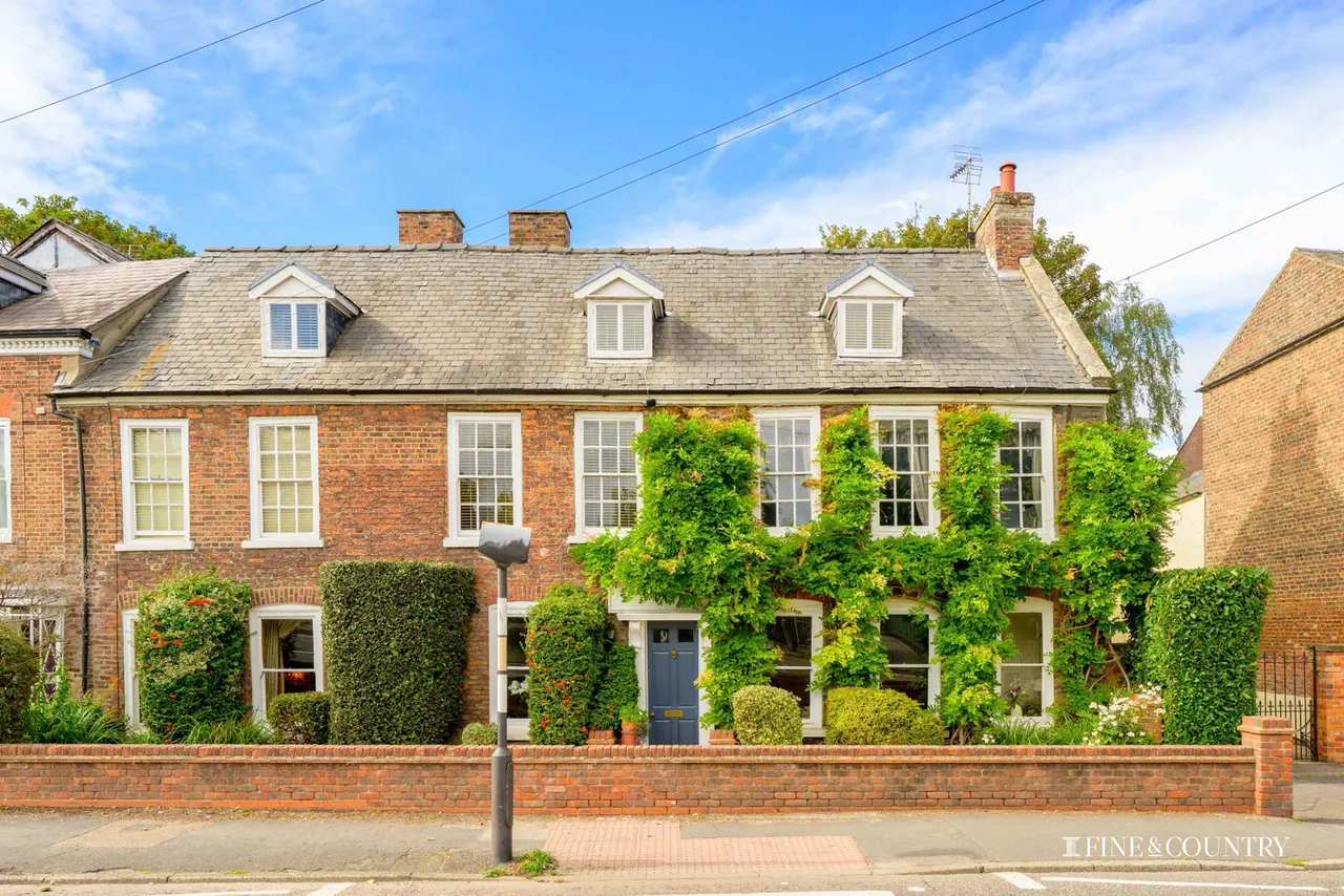 6 bed house for sale, Spalding