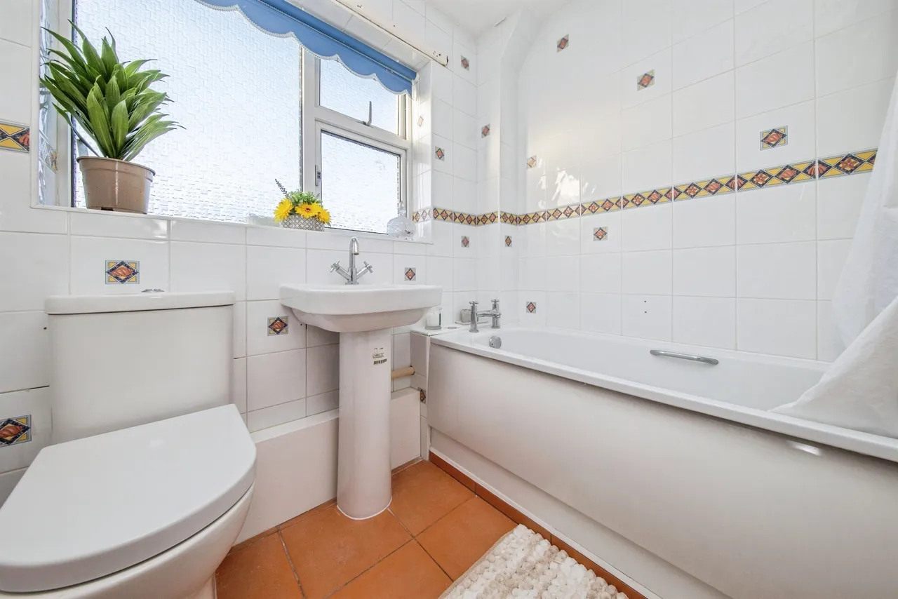 Sandringham Close, Ipswich, photo 12