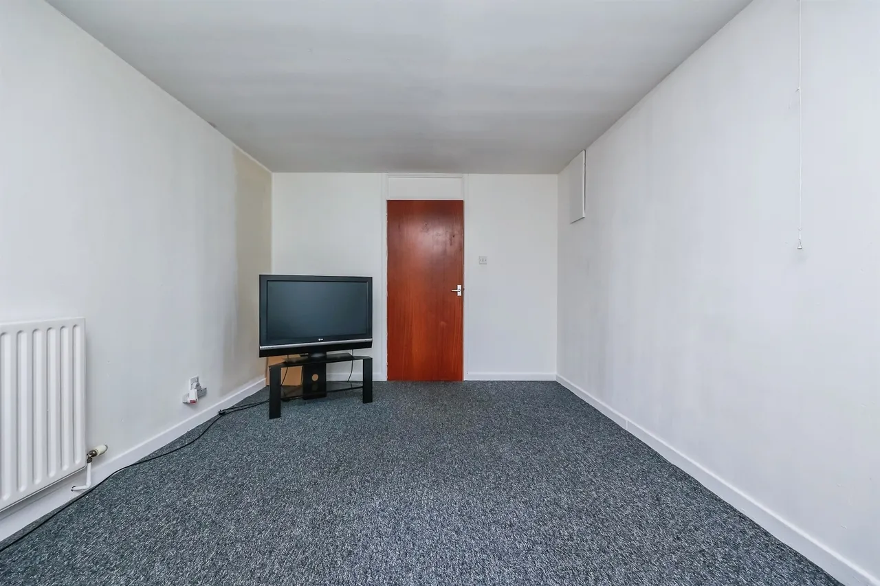 Blackburn Place, Ilkeston, DE7, photo 12