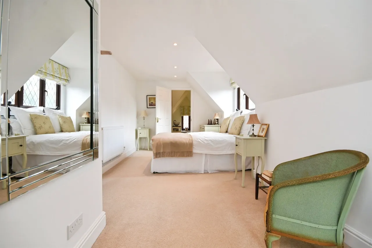 Ashwells Road, Pilgrims Hatch, CM15, photo 19