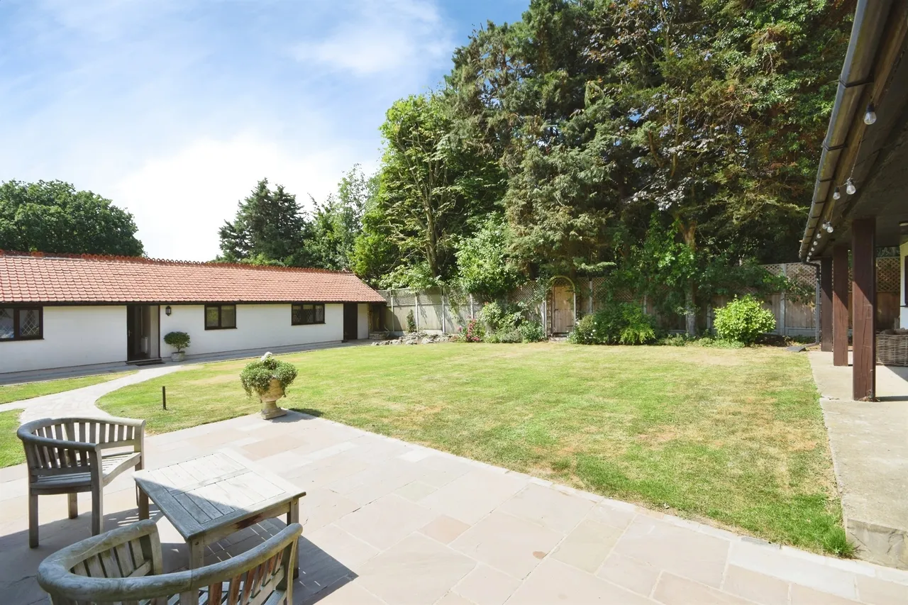 Ashwells Road, Pilgrims Hatch, CM15, photo 30