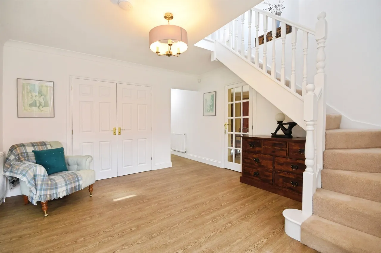 Ashwells Road, Pilgrims Hatch, CM15, photo 12