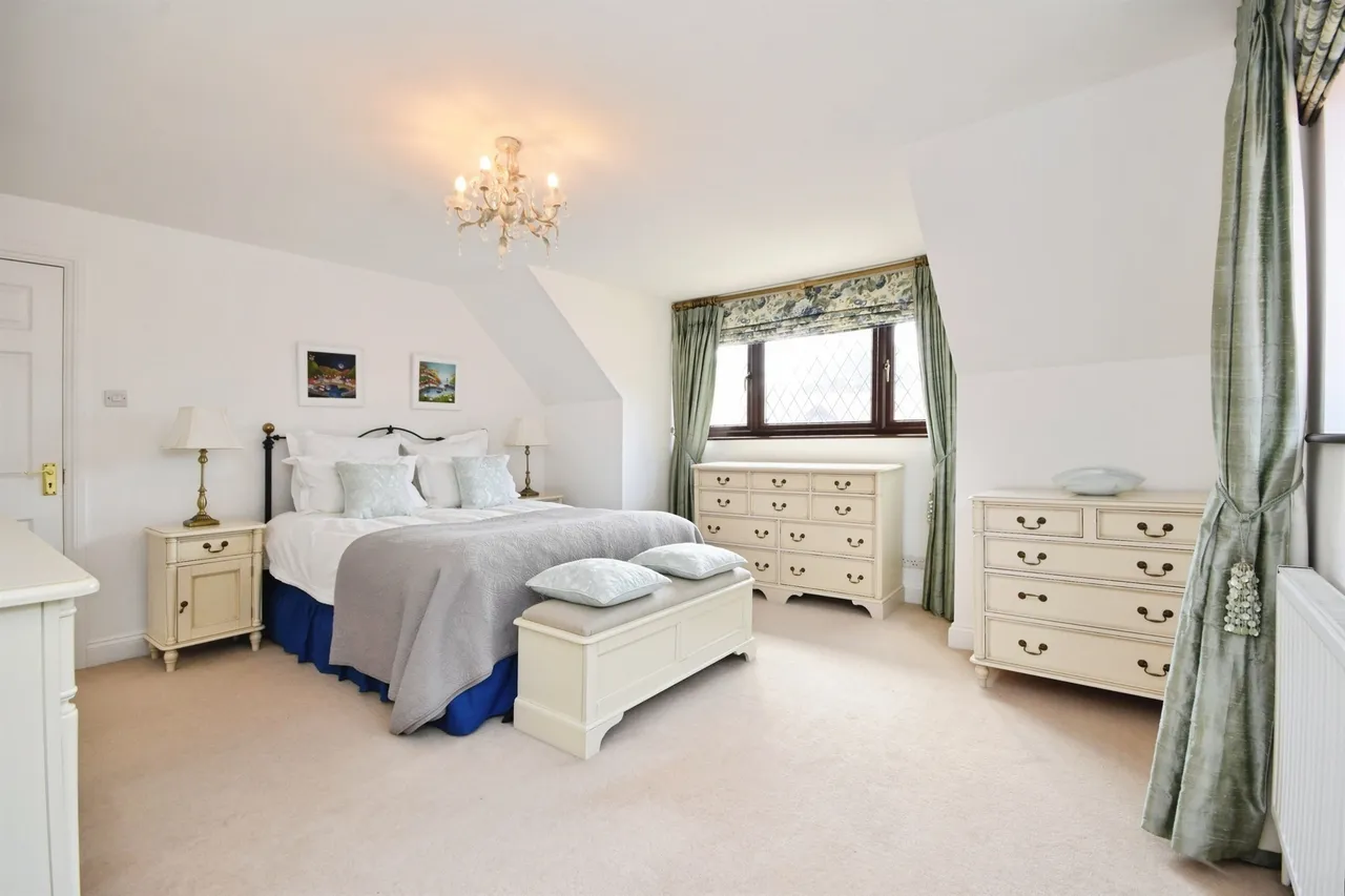 Ashwells Road, Pilgrims Hatch, CM15, photo 13