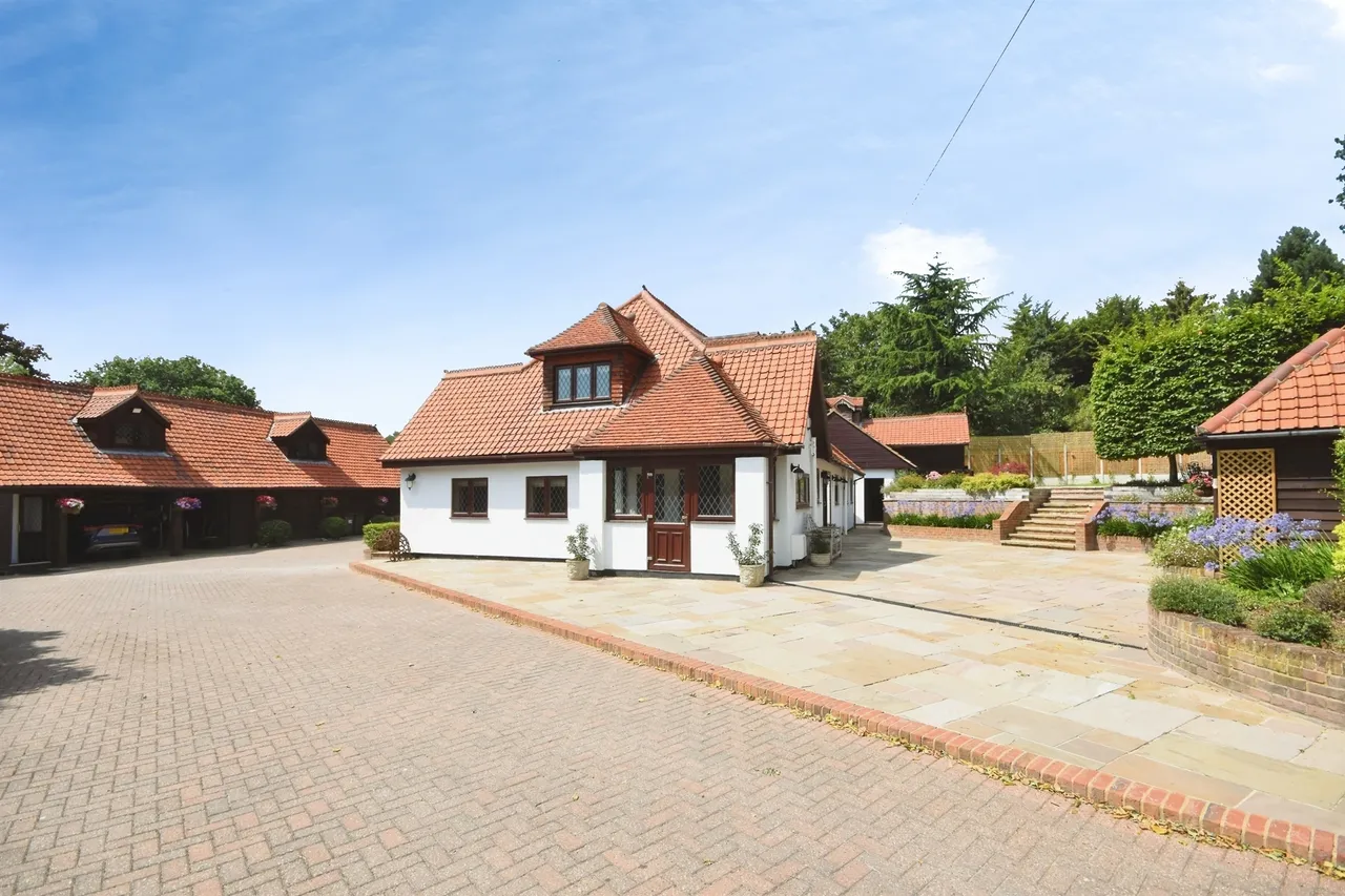 Ashwells Road, Pilgrims Hatch, CM15, photo 22