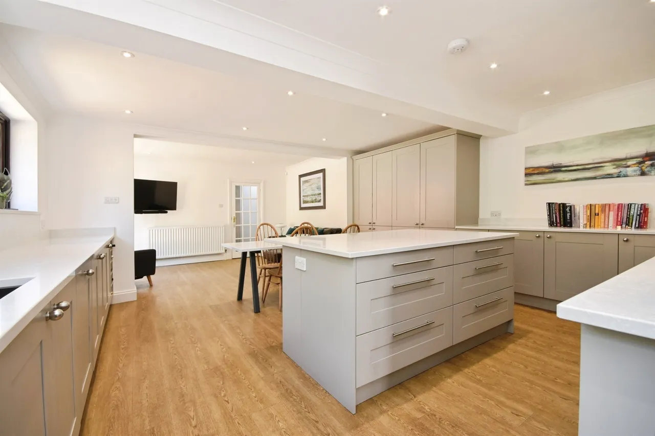 Ashwells Road, Pilgrims Hatch, CM15, photo 6