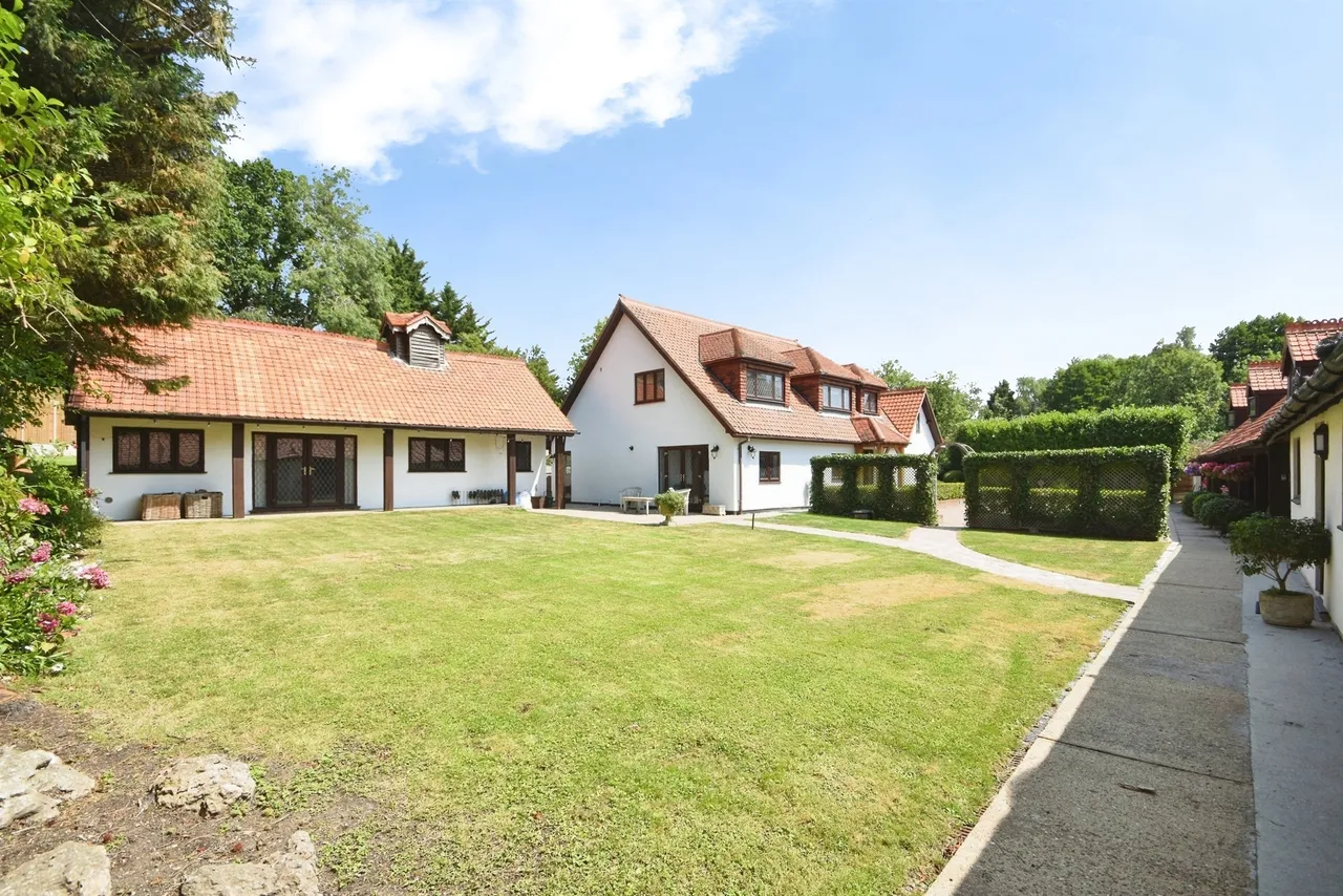 Ashwells Road, Pilgrims Hatch, CM15, photo 29