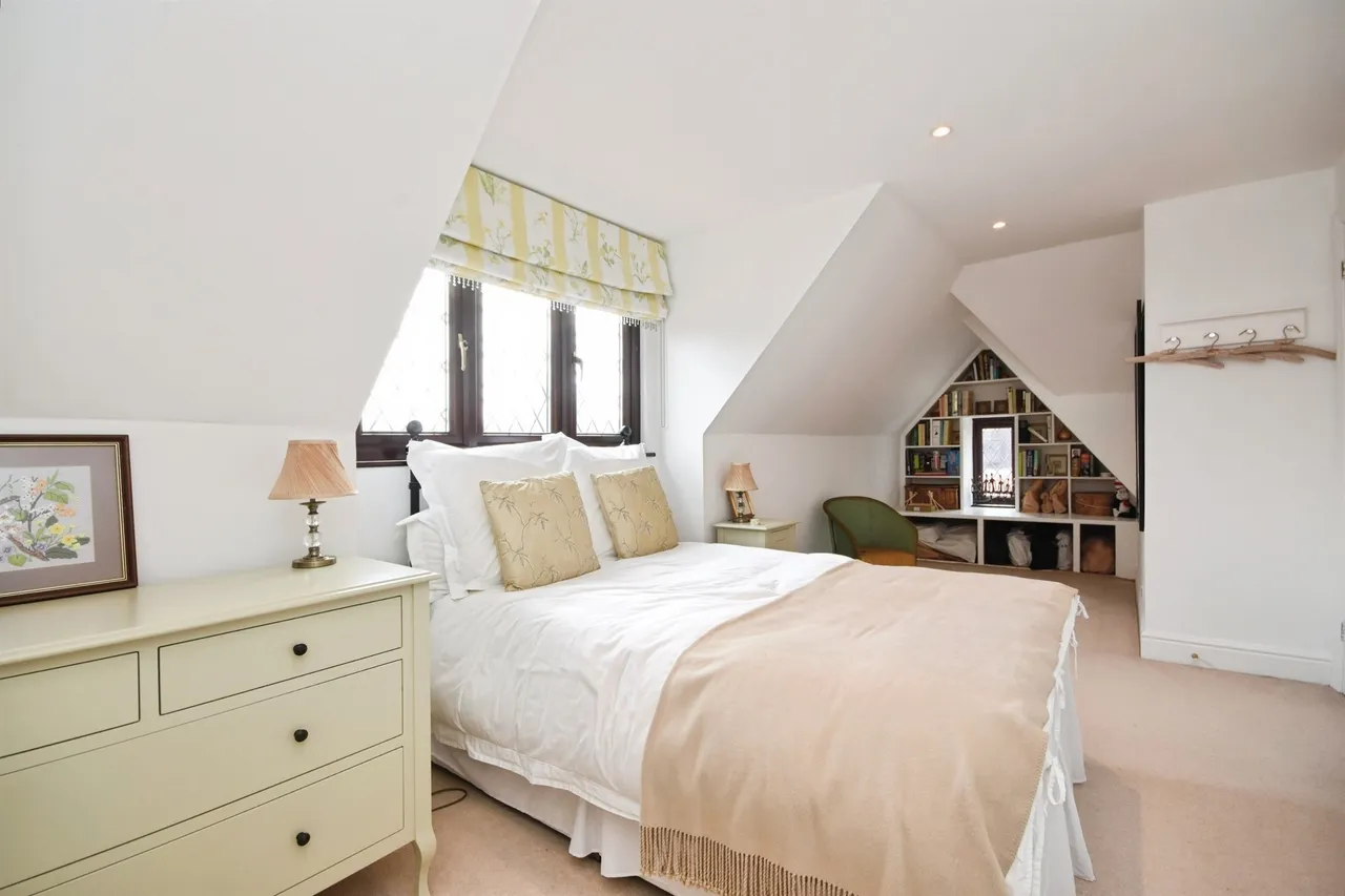 Ashwells Road, Pilgrims Hatch, CM15, photo 20