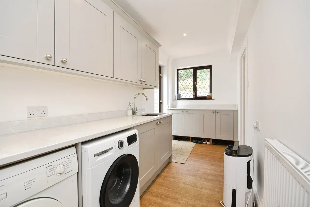Ashwells Road, Pilgrims Hatch, CM15, photo 7