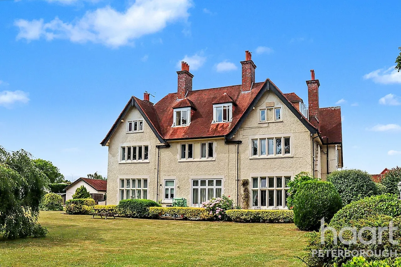 2 bed flat for sale, Loder Avenue, Peterborough, PE3