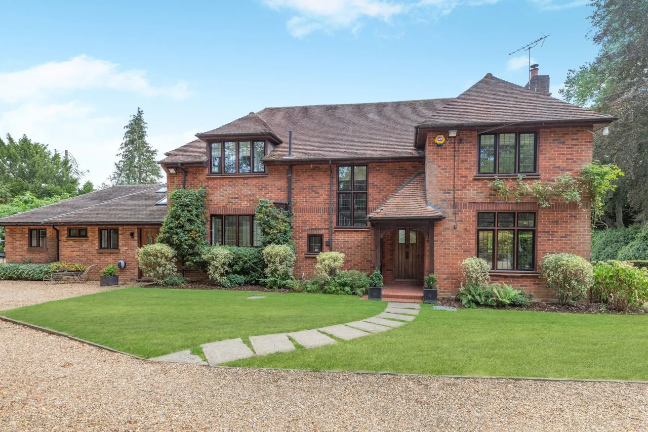 Church Lane, Stoke Poges, Slough, Buckinghamshire, SL2 4NZ, photo 2