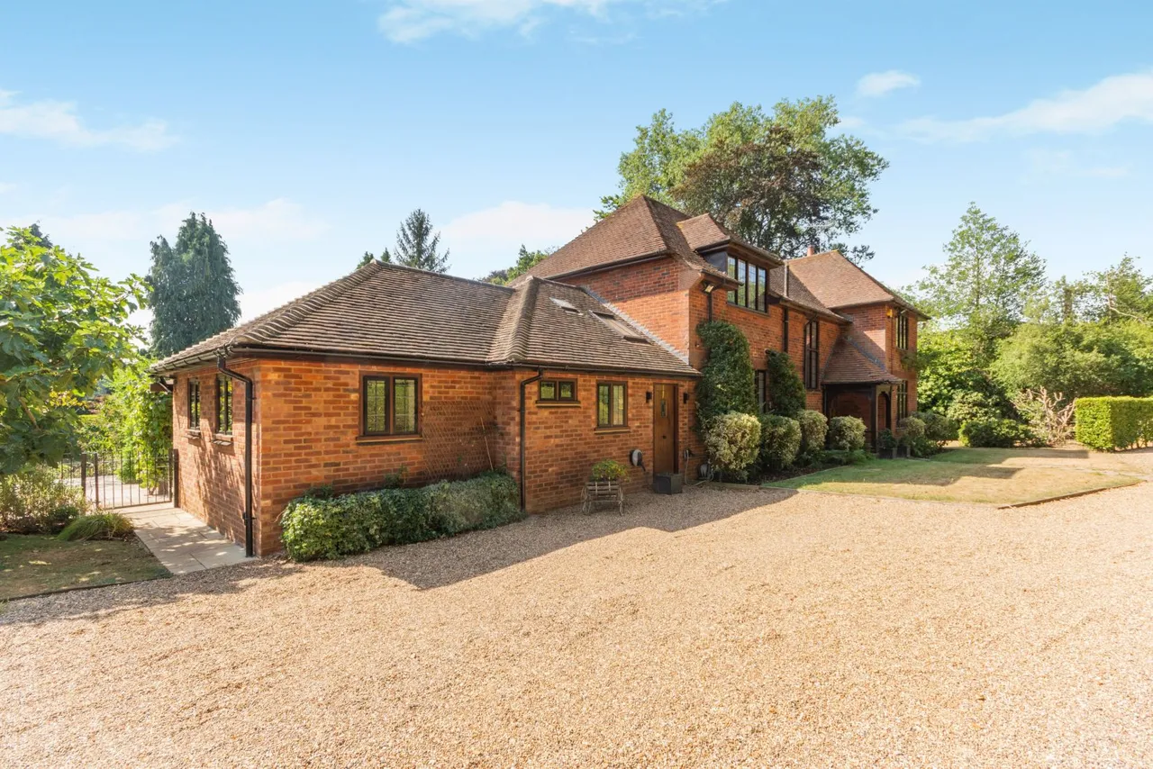 Church Lane, Stoke Poges, Slough, Buckinghamshire, SL2 4NZ, photo 4