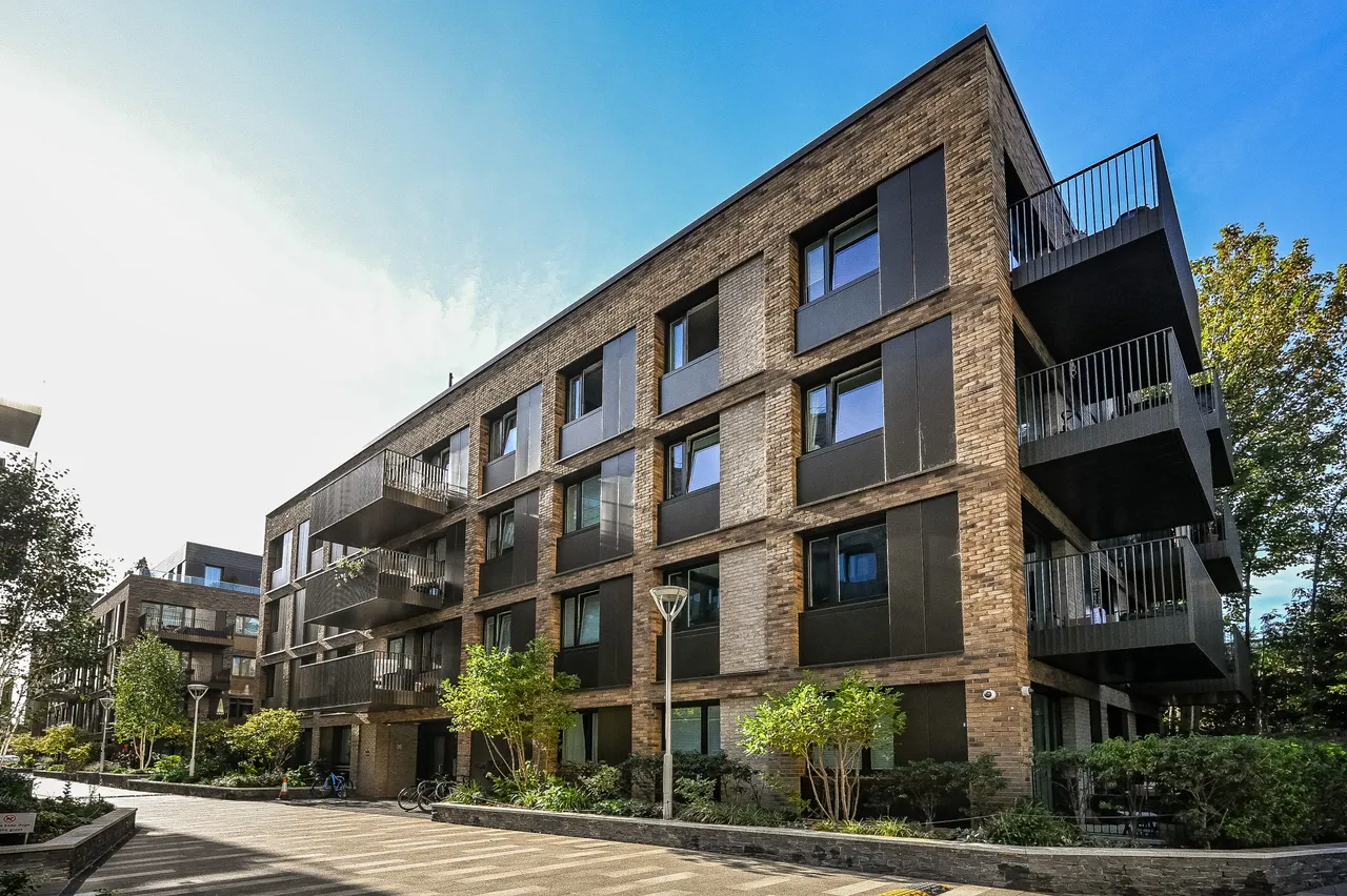 2 bed flat for sale, London, SE14