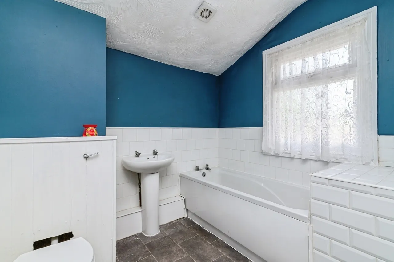 Carlingford Road, Hucknall, Nottingham, Nottinghamshire, NG15, photo 11