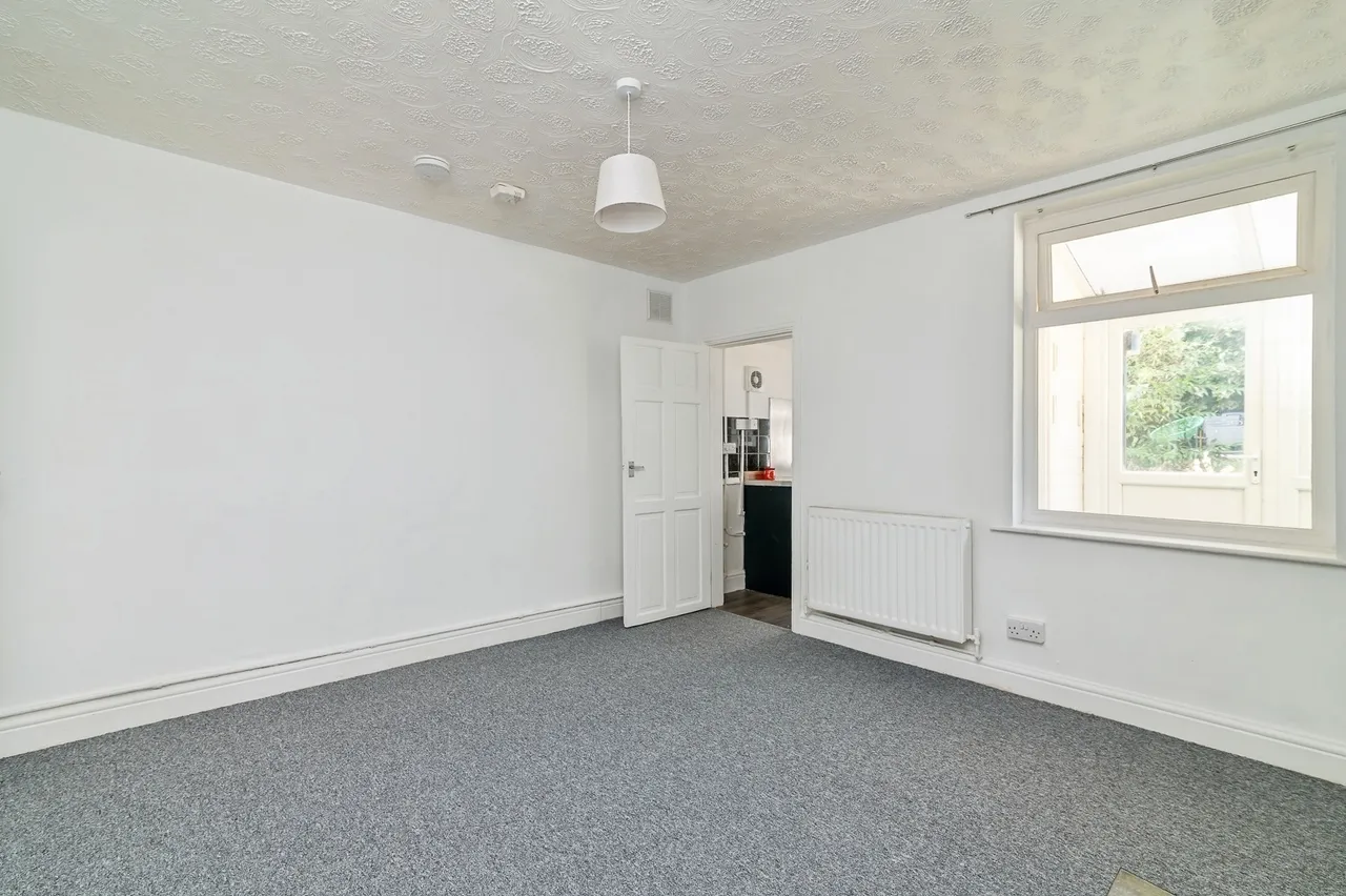 Carlingford Road, Hucknall, Nottingham, Nottinghamshire, NG15, photo 7