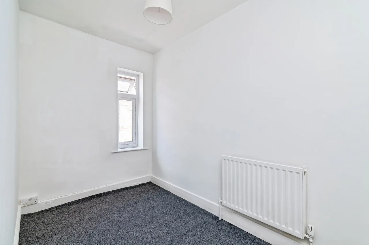 Carlingford Road, Hucknall, Nottingham, Nottinghamshire, NG15, photo 9