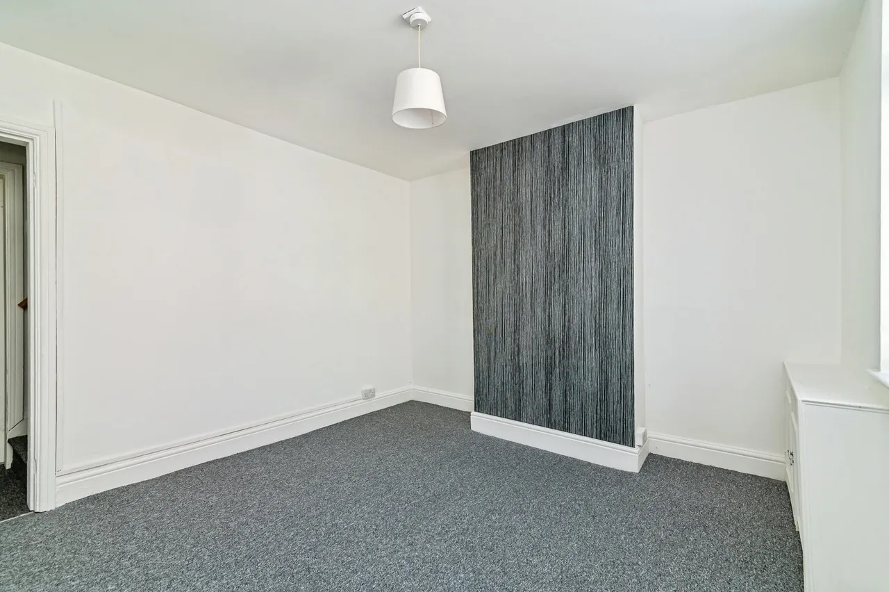 Carlingford Road, Hucknall, Nottingham, Nottinghamshire, NG15, photo 5