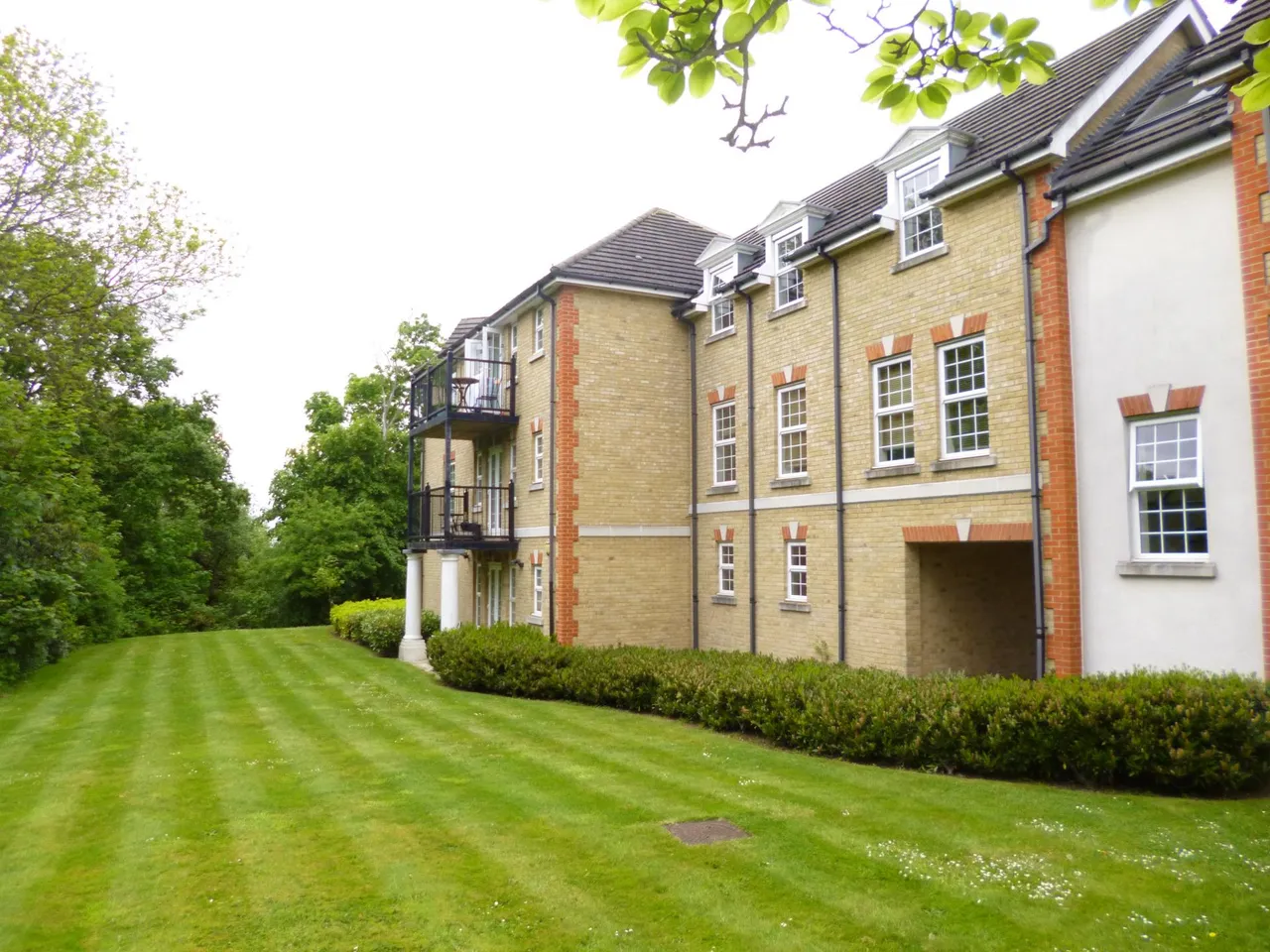 2 bed flat to rent, Bushey Heath, Bushey, WD23