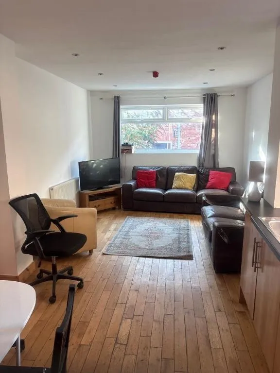 8 bed house to rent, Talbot Road, Fallowfield, M14