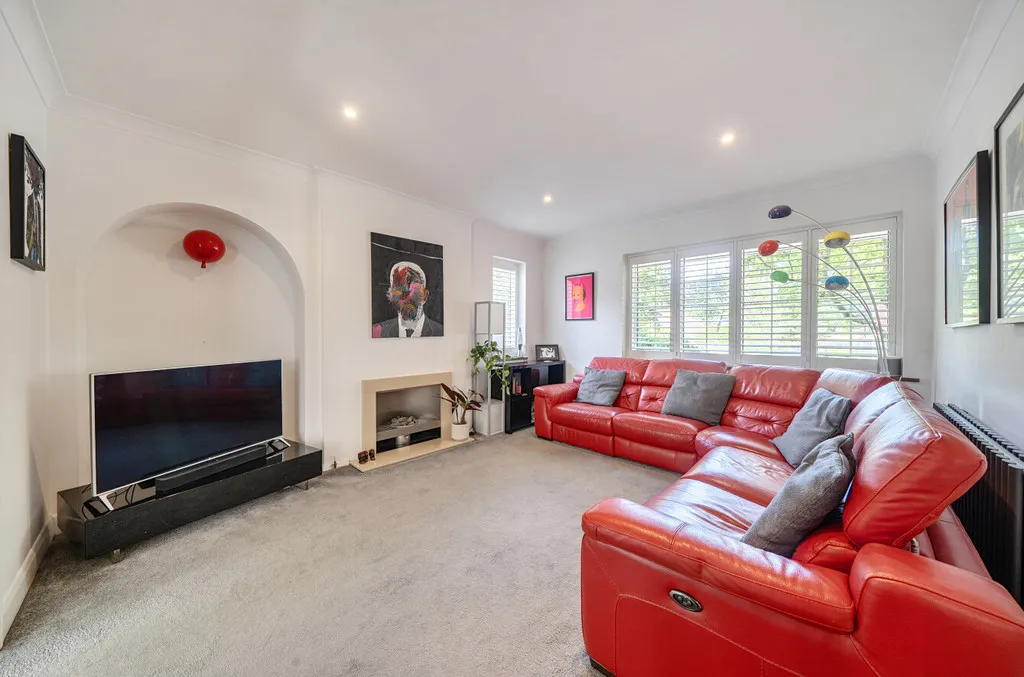 Priestlands Park Road, Sidcup, DA15 7HJ, photo 2