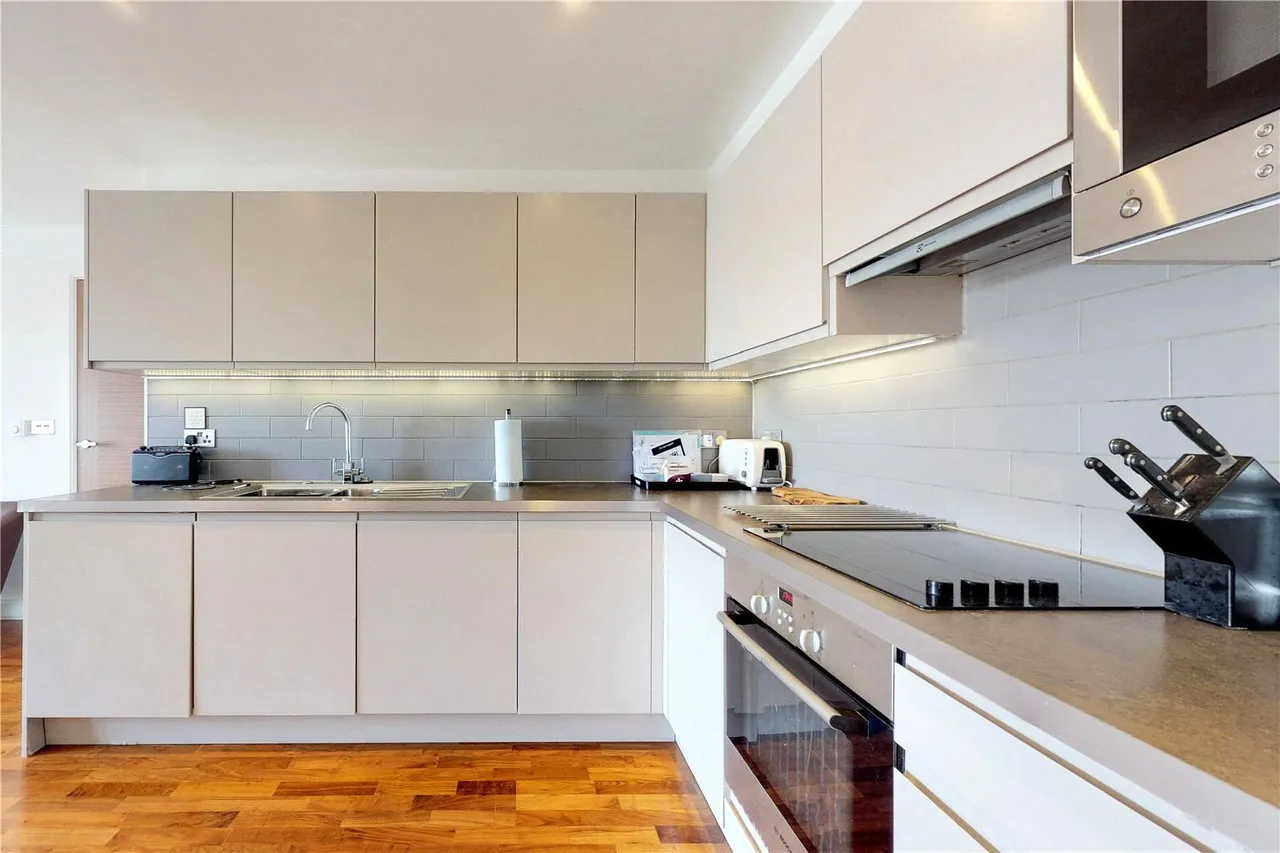 Holman Road, London, SW11, photo 3