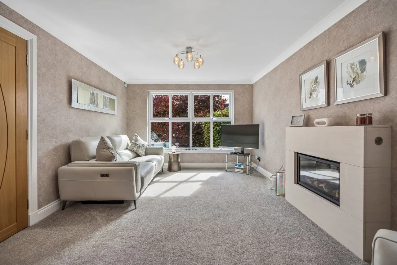 Lindsay Brae, Dunblane, FK15, photo 5