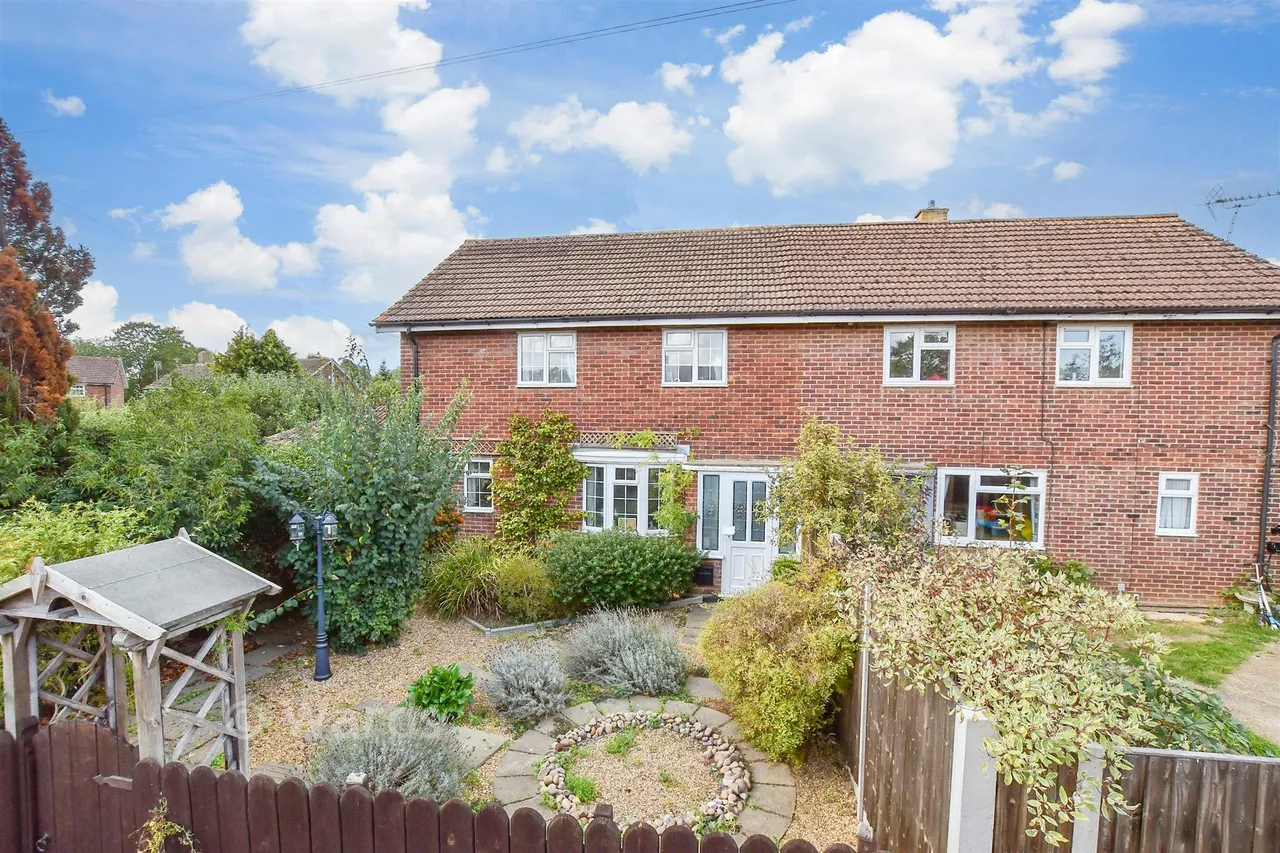 3 bed house for sale, Linkway, Ditton, ME20