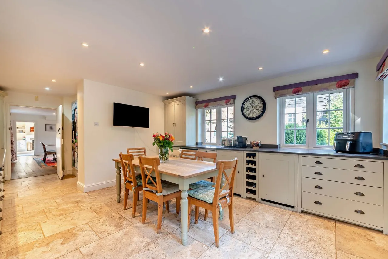 East Woodhay, Newbury, RG20 0NT, photo 4