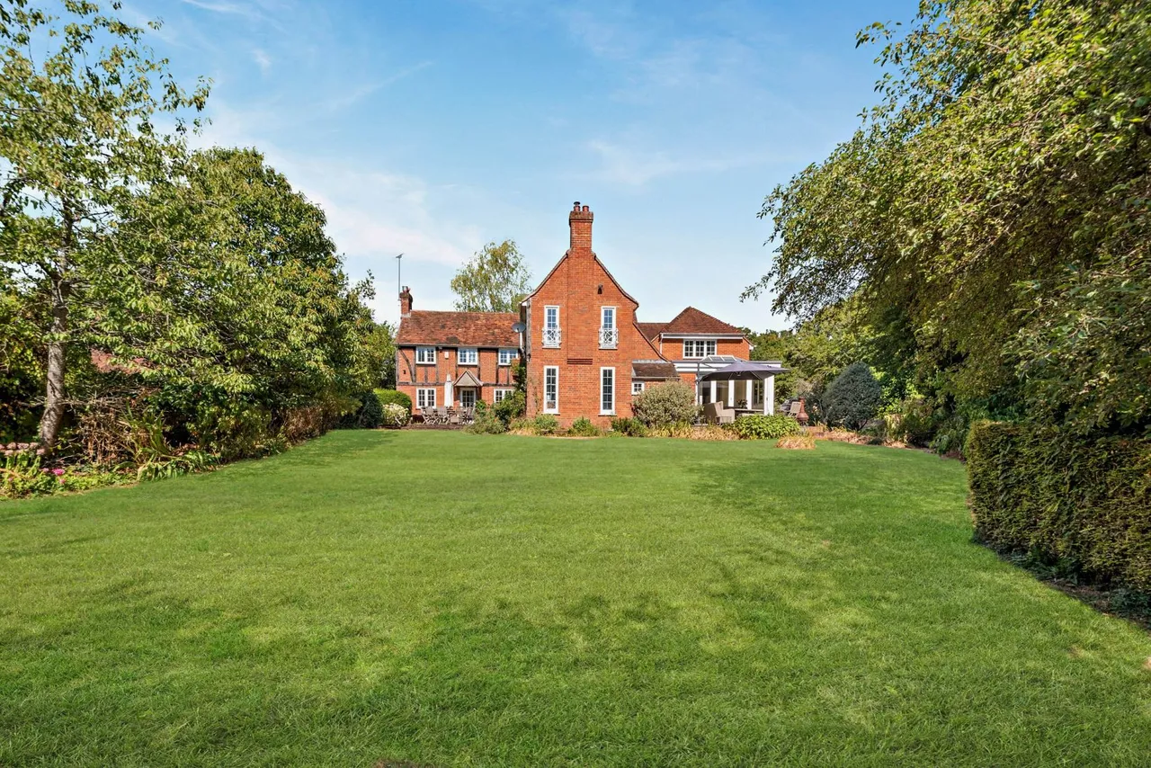 6 bed house for sale — East Woodhay, Newbury, RG20 0NT