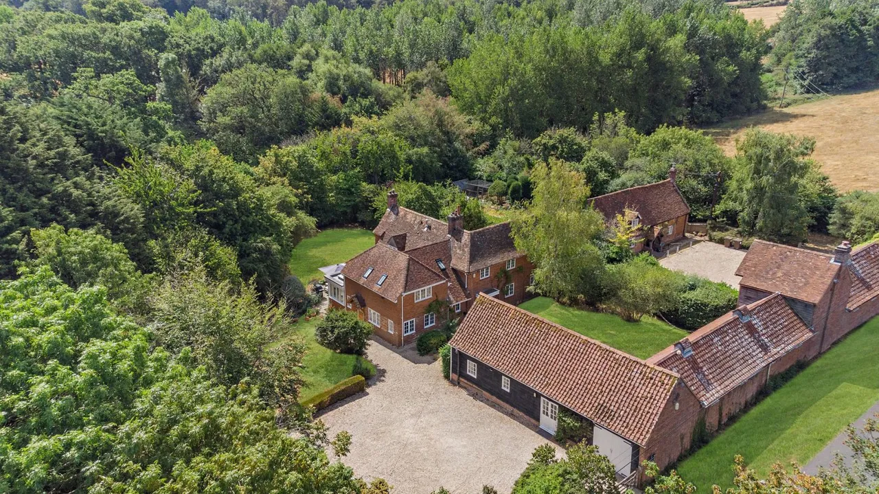 East Woodhay, Newbury, RG20 0NT, photo 3