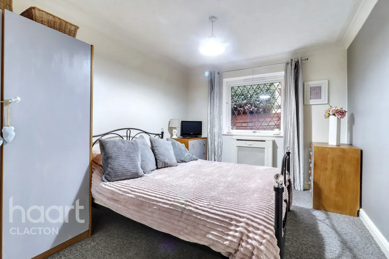 James Road, Clacton-On-Sea, CO15, photo 9