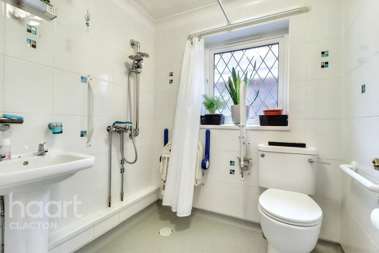 James Road, Clacton-On-Sea, CO15, photo 5