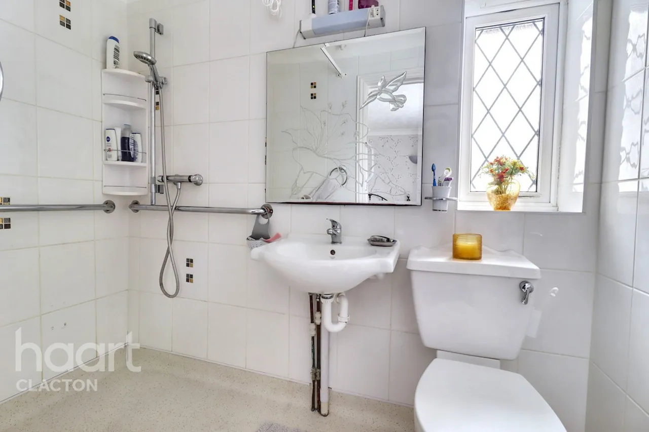 James Road, Clacton-On-Sea, CO15, photo 8