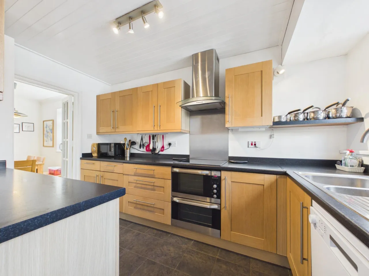 4 bed property for sale, Orchard Close, Blundeston
