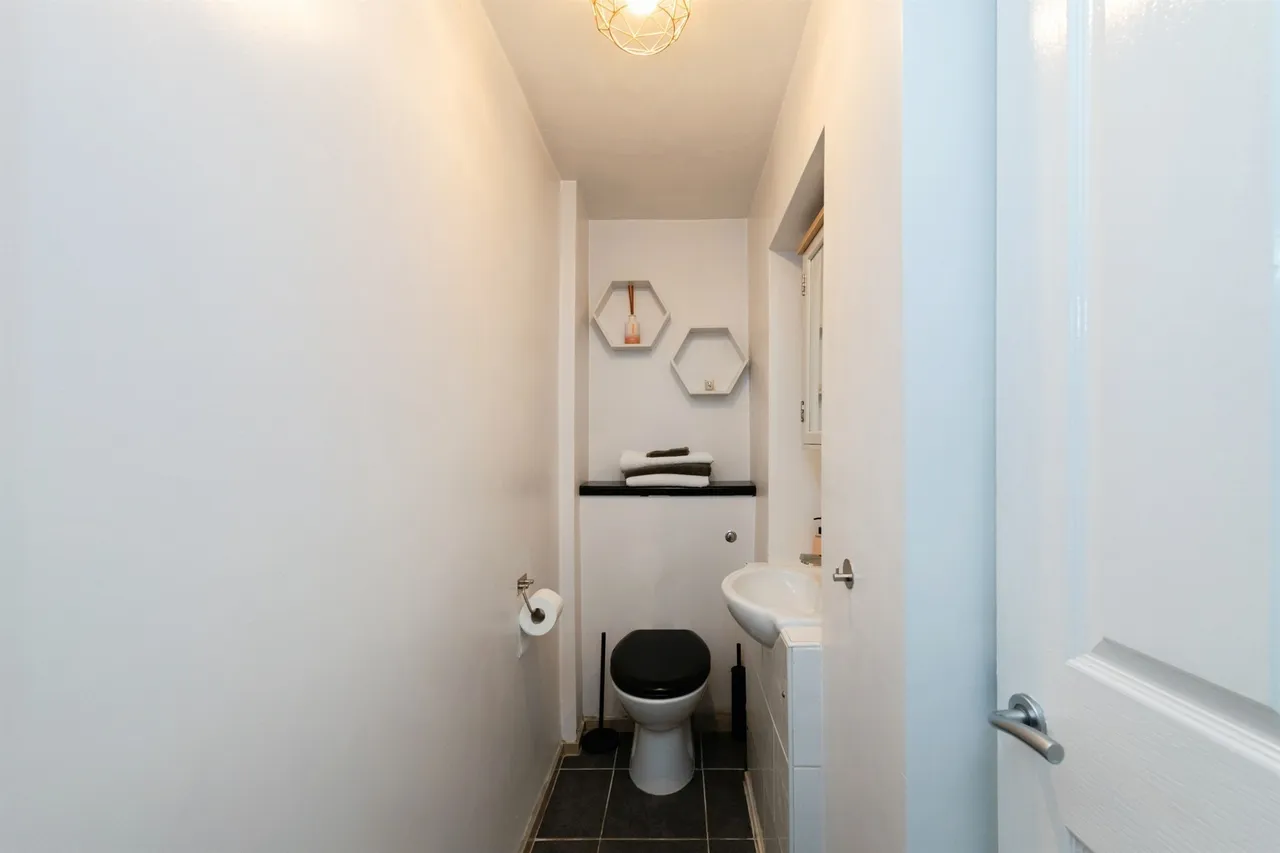 London Road, Redhill, RH1, photo 10
