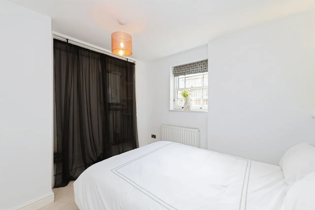 London Road, Redhill, RH1, photo 8