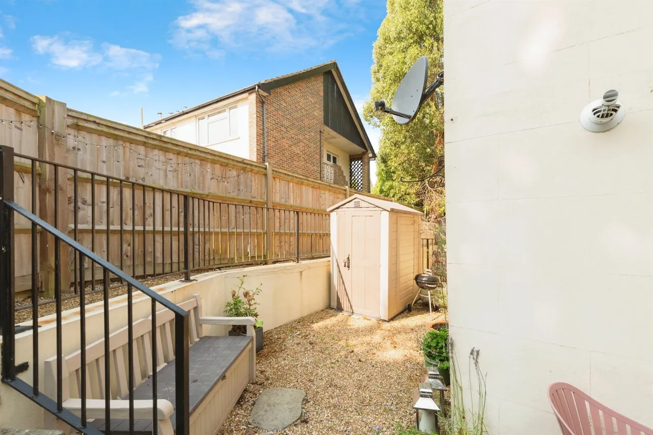 London Road, Redhill, RH1, photo 11