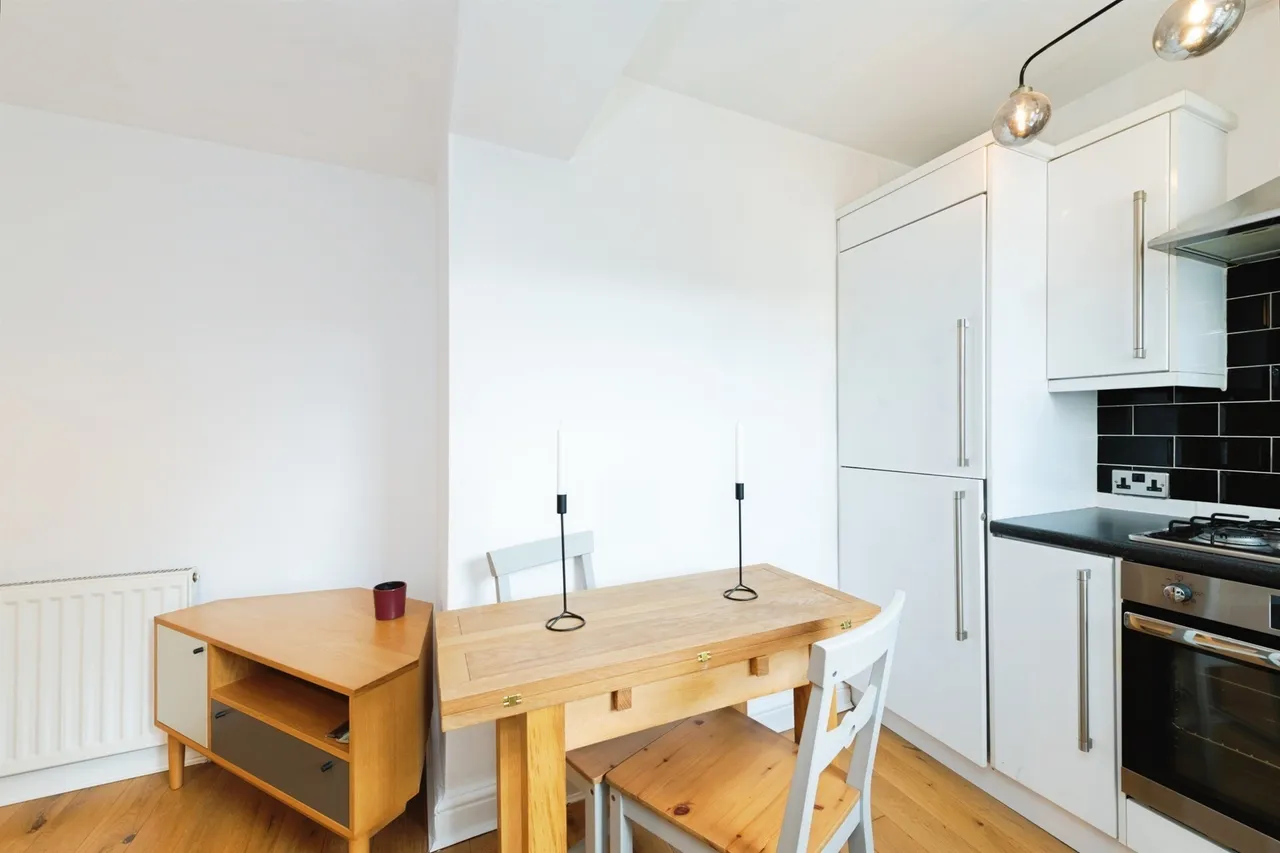 London Road, Redhill, RH1, photo 5