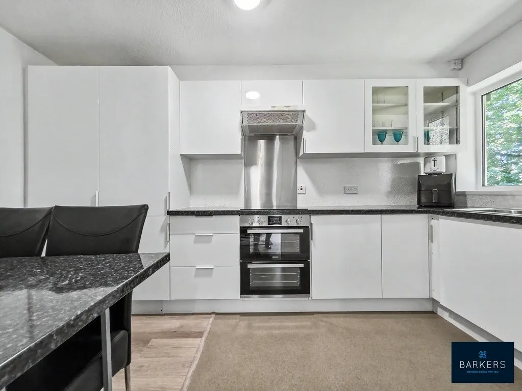 Elmwood Drive, Brighouse HD6 2AP, photo 3