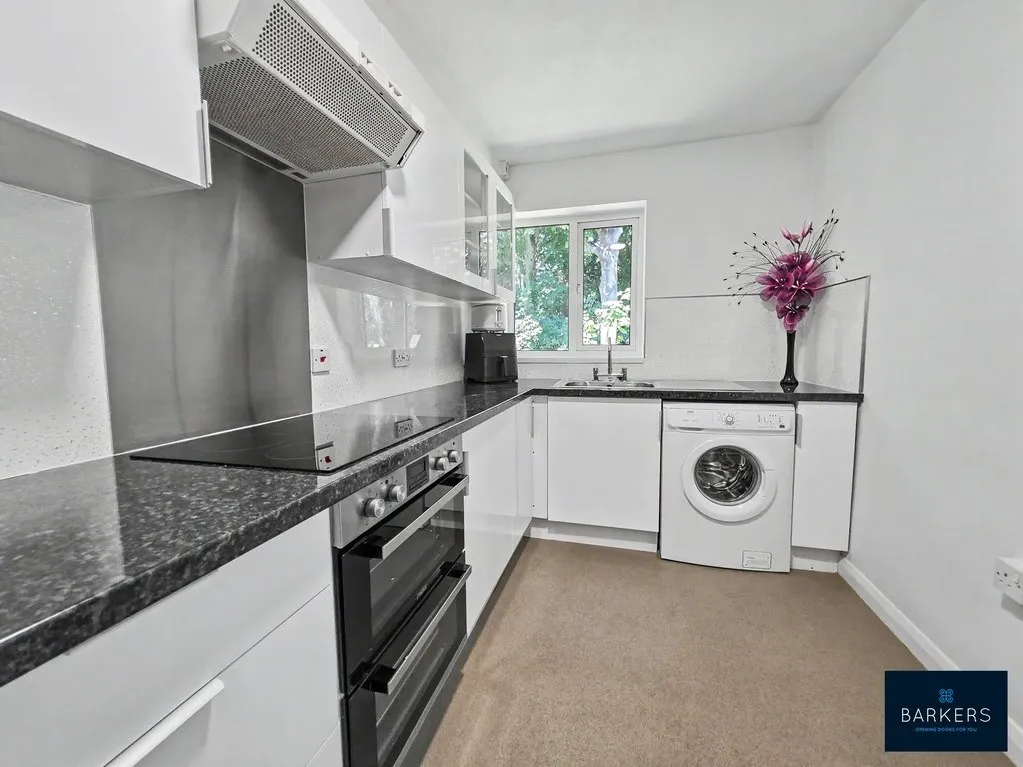 Elmwood Drive, Brighouse HD6 2AP, photo 2