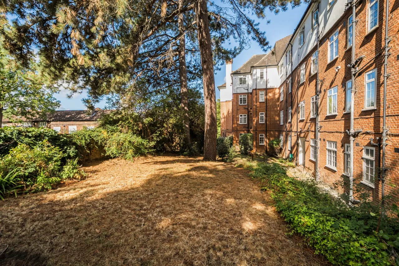 Burgess Hill, West Hampstead, London, NW2, photo 10
